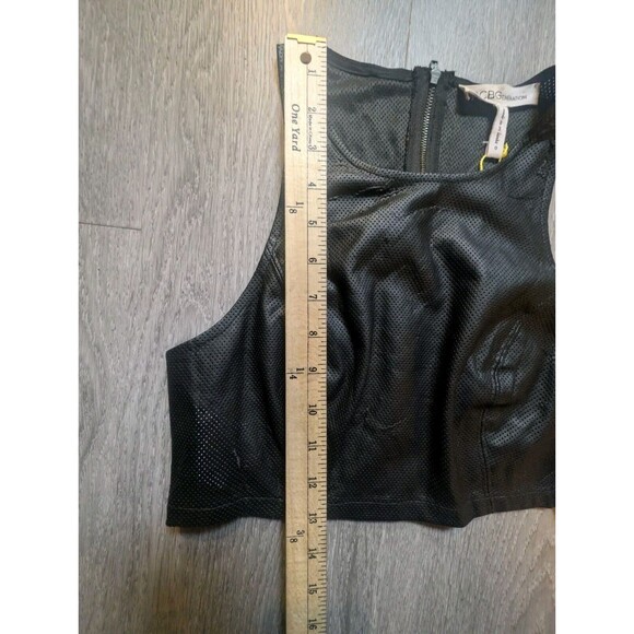BCBGeneration Crop Tank Black Top Faux Leather Back Zip Size 0 NWT Fast Shipping - Picture 5 of 16